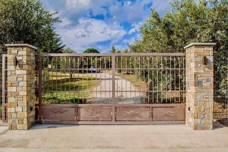 Apartment Viewing Garden Волос Екстериор снимка